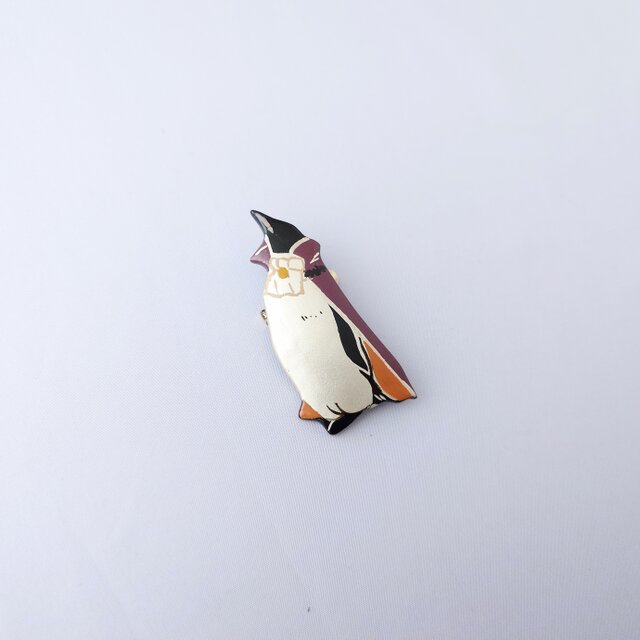 ヴァンパイア皇帝ペンギン漆ブローチ | iichi 日々の暮らしを心地よく