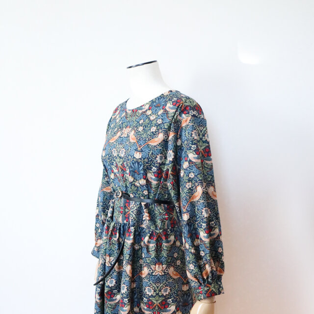 MODA　ストロベリーシーフのギャザーワンピース