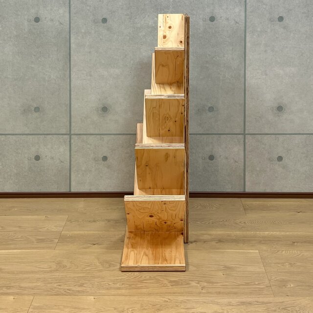 ブックスタンド ラーチ合板 | iichi 日々の暮らしを心地よくする