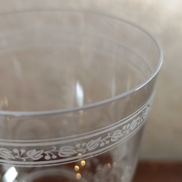 アンティーク BACCARAT 美しくて優しい羊歯文様ワイングラス Fougere