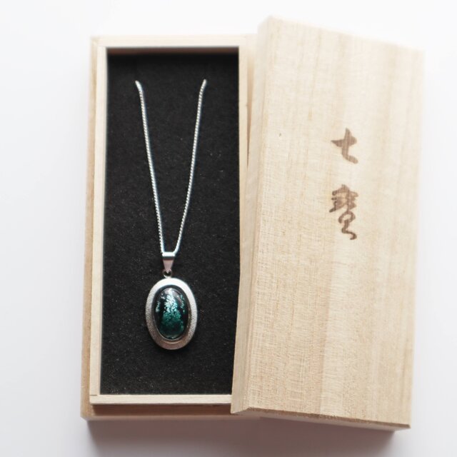 銀河【Emerald】 七宝焼ペンダント 純銀箔ちらし七宝 | iichi 日々の