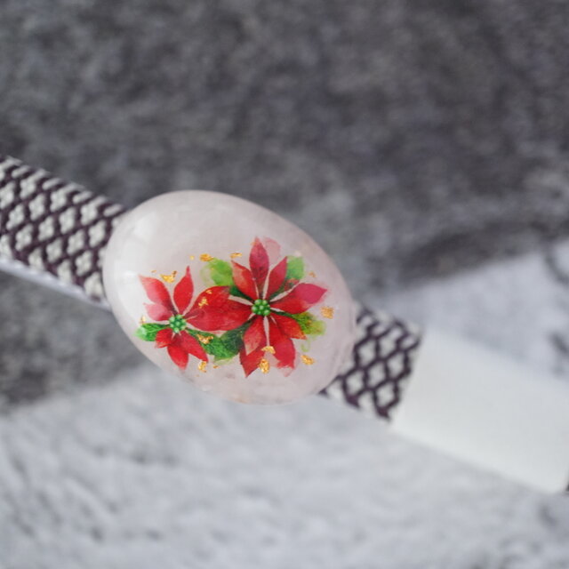 ローズクォーツとポインセチア、金沢箔24Kの帯留め／ポニーフック／ブローチ 10月誕生石