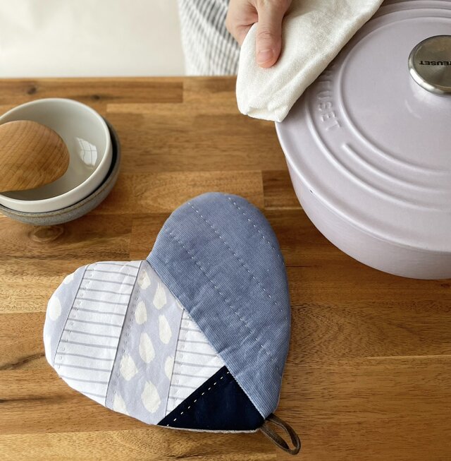 【鍋つかみにもなる】ハートの鍋敷き＊北欧ブルー