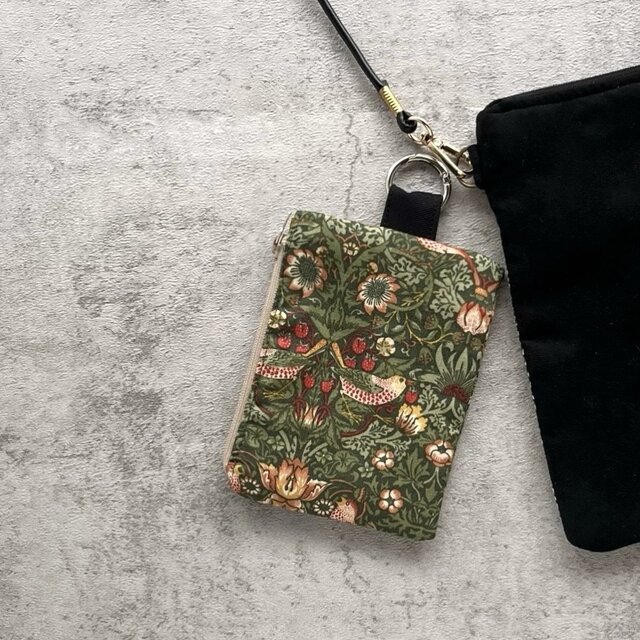 カラビナ付きミニポーチ／ポケットティッシュイヤホン・薬・鍵・絆創膏・ゴミ入れ小物整理／バッグに下げたり／プチギフト