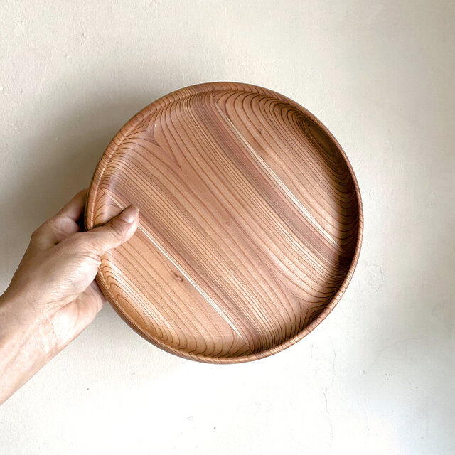 スギのプレート Φ22cm 木目の美しい杉のうつわ | iichi 日々の暮らしを