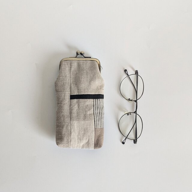 リネンのめがねケース△がま口　黒　パッチワーク　ナチュラル　