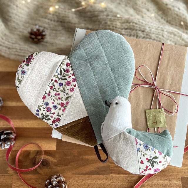 【ギフトにも◎】小鳥の鍋つかみ＆ハートの鍋敷きset