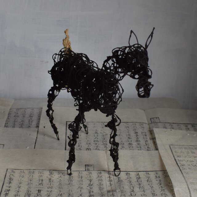 ワイヤーワークの馬 2026干支 1 | iichi 日々の暮らしを心地よくする