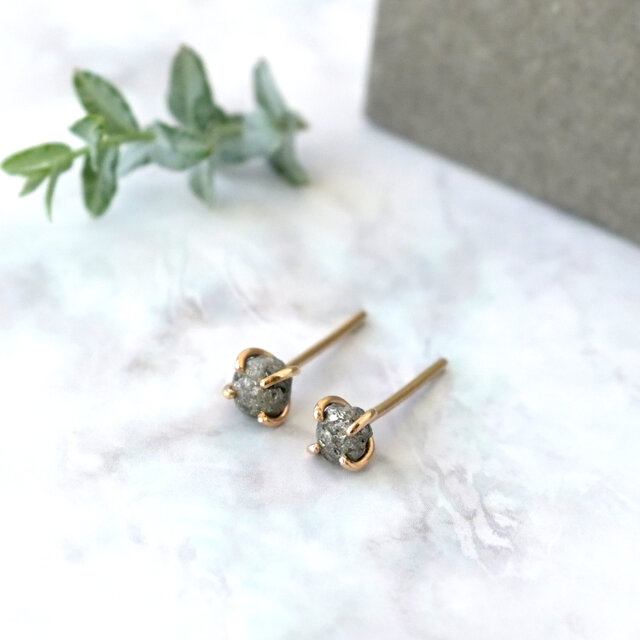 原石ダイヤモンド14kgfスタッドピアス（両耳・ペア）　