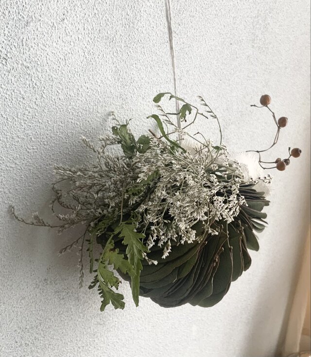 ユーカリと木ノ実と花々のミルフィーユガーランド ユーカリと木ノ実と花々のミルフィーユガーランド