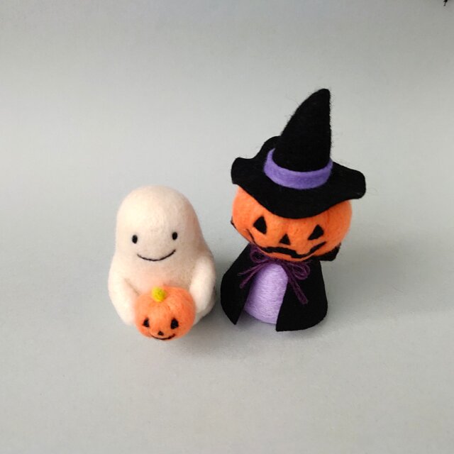 ドラキュラマントのジャックオランタンとおばけちゃん羊毛フェルト