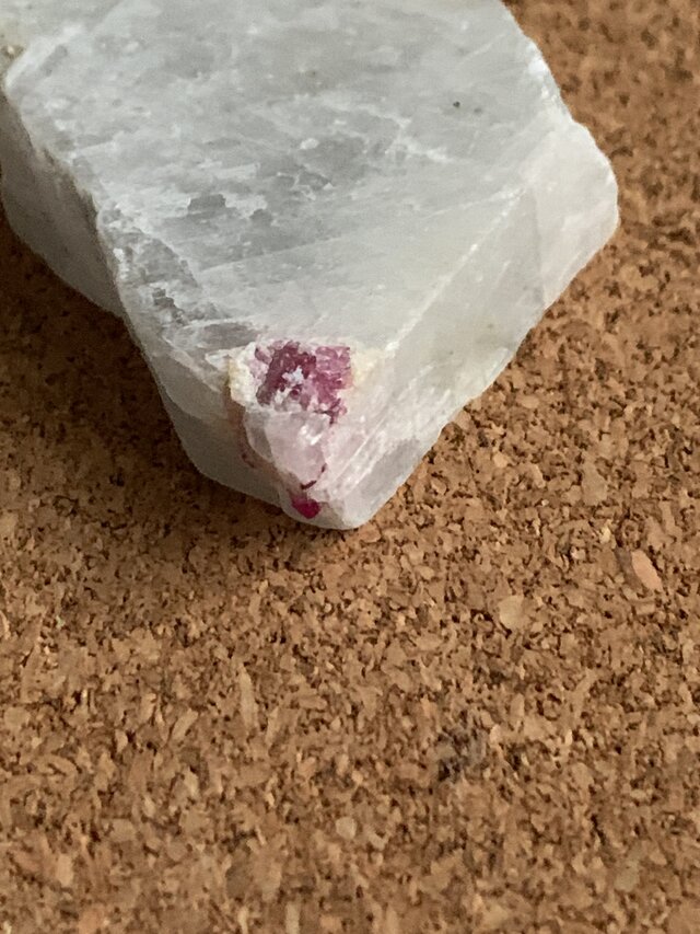 母岩付きミャンマー産ルビー