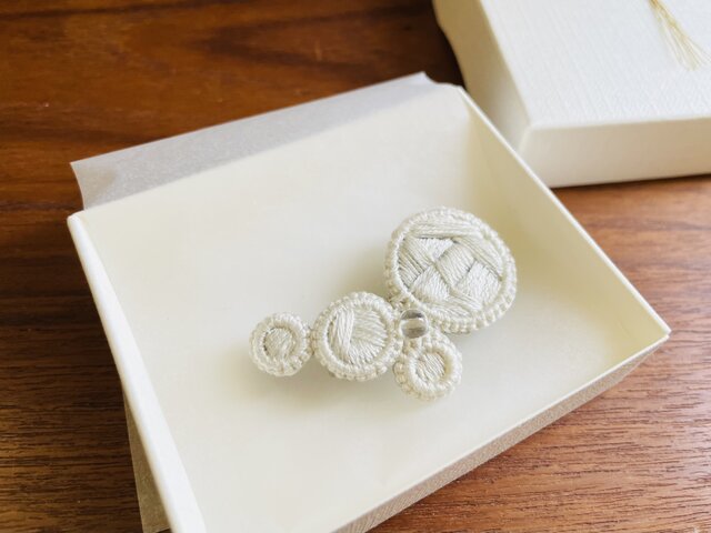 ブローチ♥リボン♥ダイヤ、ルビー♦アンティーク 太陽モチーフの真鍮ブローチ｜Sun Symbol Brass Brooch – Light