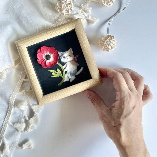 原画］和紙ちぎり絵『春の花とネコ』赤いアネモネと三毛猫の小さな