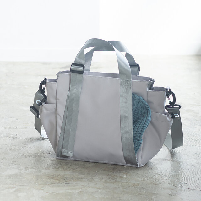 秋新作［Mサイズ］10ポケット3WAYバッグ 撥水加工ナイロン【ライトグレー】軽量大容量 トート/ショルダー SDGs
