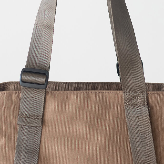 秋新作［Mサイズ］10ポケット3WAYバッグ 撥水加工ナイロン【ブラウン