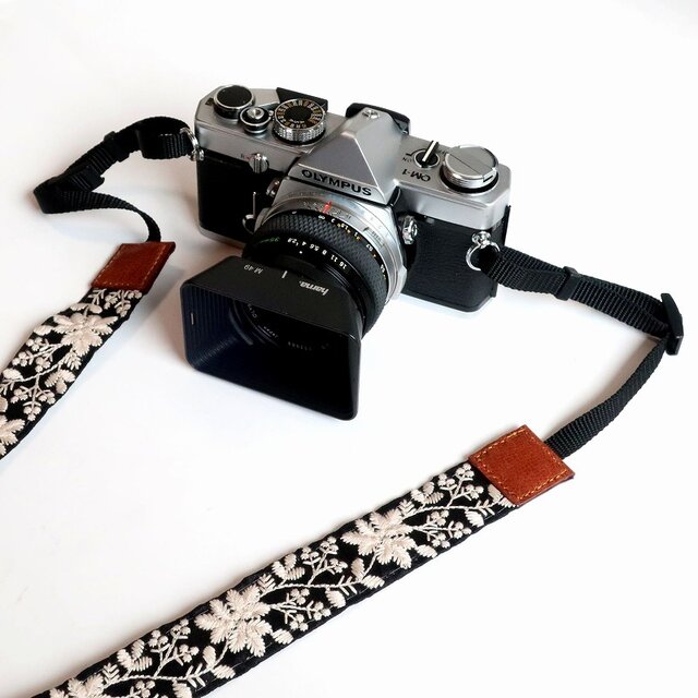 インド刺繍＆本革 カメラストラップ 植物柄 ブラック