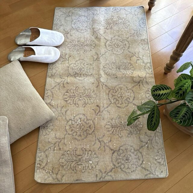 54×95.5 淡いベージュ×グレージュ　ボタニカル　トルコヴィンテージラグ 54×95.5 淡いベージュ×グレージュ ボタニカル トルコヴィンテージラグ