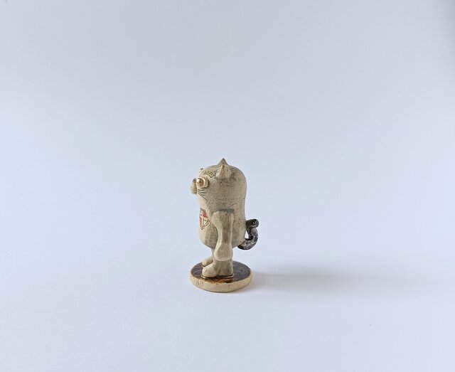 猫の陶器フィギュア 2個セット 猫の陶器フィギュア 2個セット