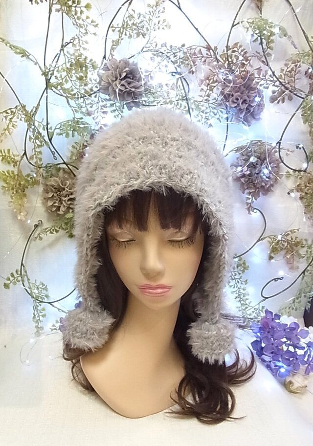 秋冬ニット帽 もふもふニットキャップ 　キャットヤーン ポンポン付き ライトグレー　