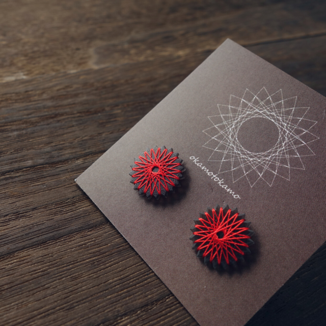 黒×赤のひと粒ピアス／イヤリング｜シンプル・メンズピアスにも｜和装にも似合う和モダンイヤリング