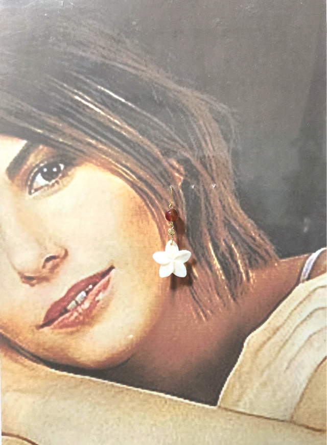 プルメリア❀.*・゜シェル バリ島デザインピアス ハンドメイド No.1794