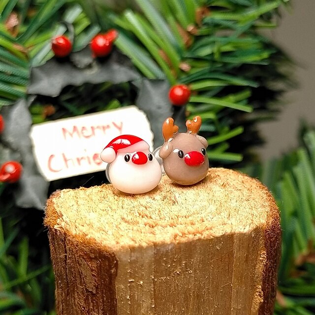 クリスマス ピアス（サンタ 文鳥ピアス／トナカイピアス）イヤリング／ノンホールピアスへ変更可【受注製作】