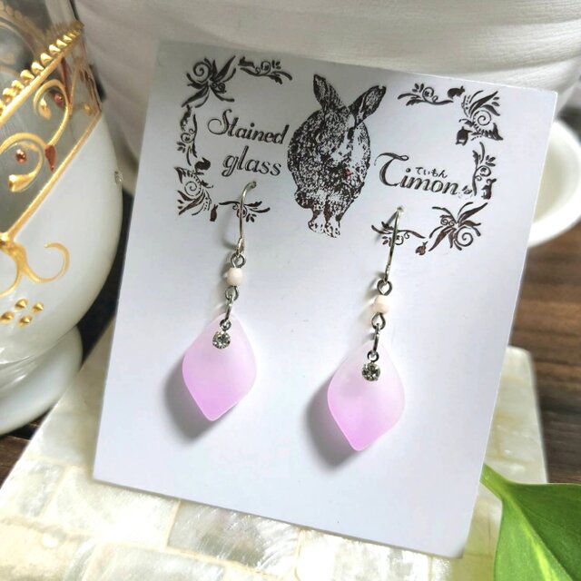 ガラスの花びらピアス❀.*･ﾟ グラデーションピンク ハンドメイド No.1880