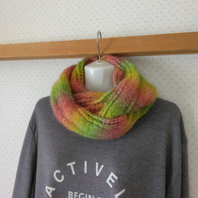 透かし編みのスヌード