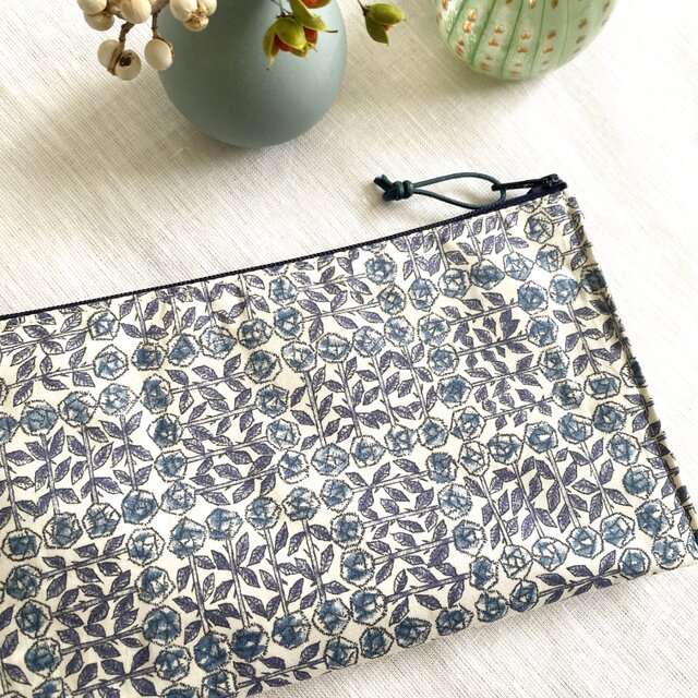 ＊リバティプリント・仕切りつきファスナーポーチ＊