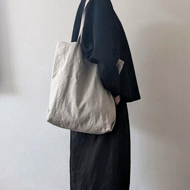 [受注制作]リネンのショルダートート / 麻色ベージュ　A4収納　