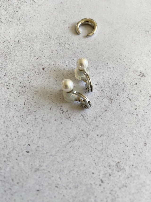 ソフトタッチ痛みなくしっかりとホールドのイヤリング！Basic Pearls Earrings