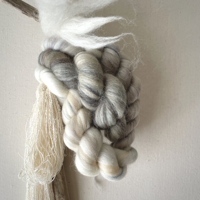 流木 オブジェ 『貝の記憶を聴く,c.』 流木 オブジェ 『貝の記憶を聴く,c.』 | iichi 日々の暮らしを心地よく