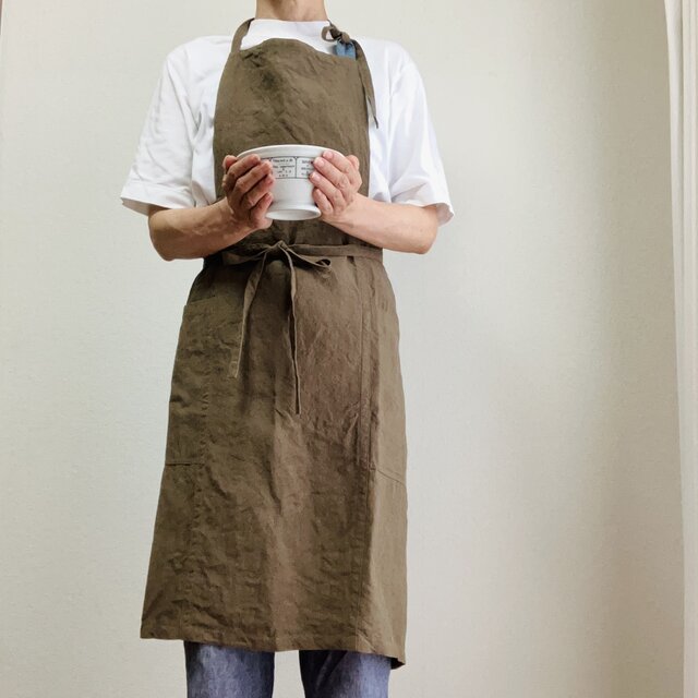 ベルギーリネンの魅力を纏う - ワークエプロン 程よい厚みの25番手