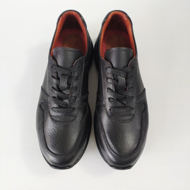 軽量本革スニーカー　カジュアルスニーカー　ビジネススニーカー　ブラックソール仕様