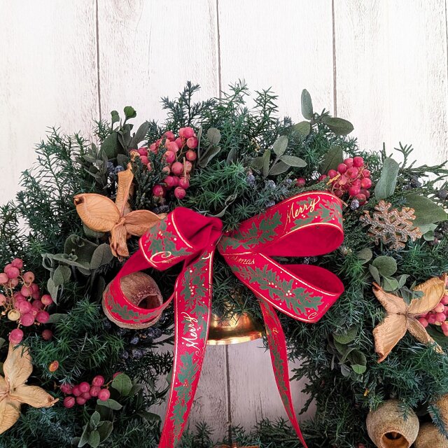 野バラの実やベルギーナッツを紡いだ　ベル付き　三日月　クリスマス　リース クリスマス早割企画】金色のベル付き / ナチュラルクリスマス