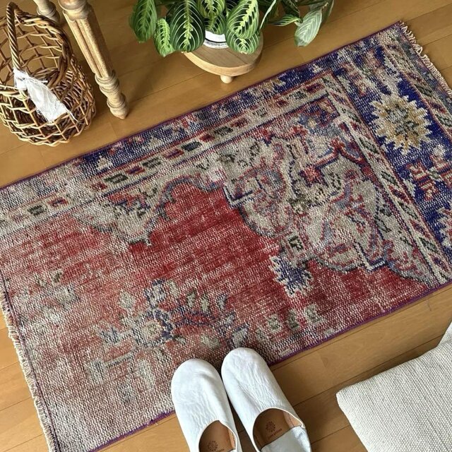59×112 アンティークレッド×ブルー　擦れシャビー　トルコヴィンテージラグ 59×112 アンティークレッド×ブルー 擦れシャビー トルコヴィンテージ