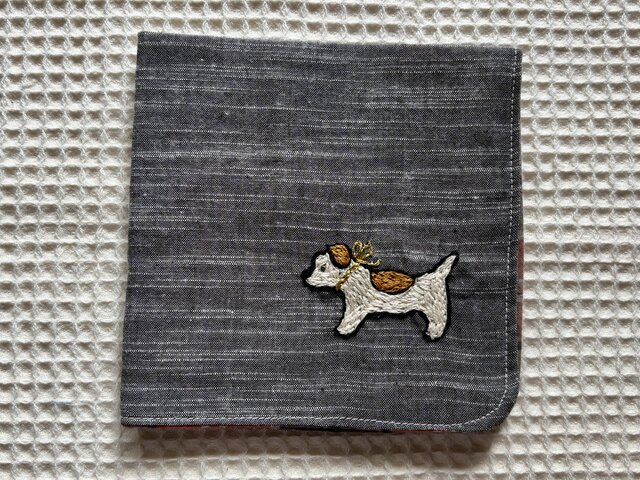 手刺繍ハンカチ（犬） | iichi 日々の暮らしを心地よくする