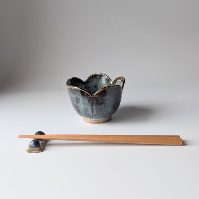 海鼠釉 花形小鉢｜和モダンな食卓を彩る手仕事の器