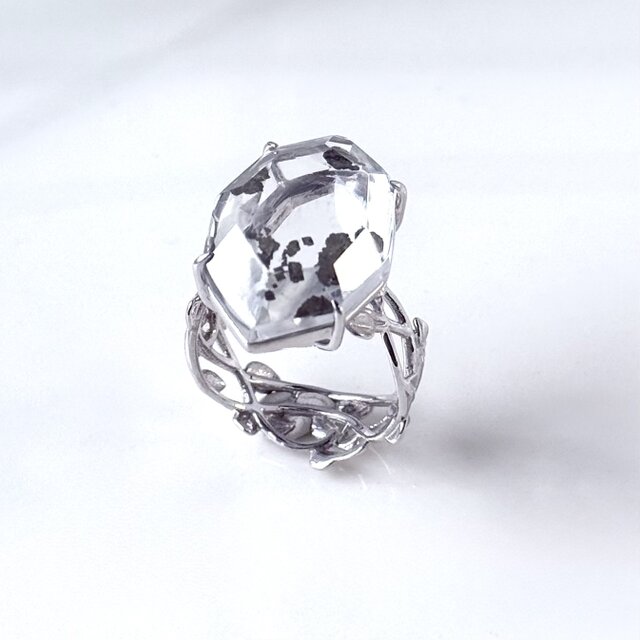 「静寂を映す石」パイライト×SV950 リング（14号） 静寂を映す石」パイライト×SV950 リング（14号） - メルカリ