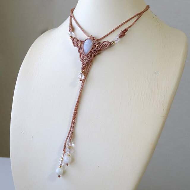 ムーンストーン（インド産）6月誕生石・水晶（ブラジル産） マクラメ