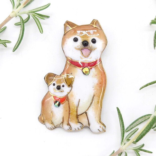 柴犬（2023親子）の七宝焼ブローチ【受注制作】