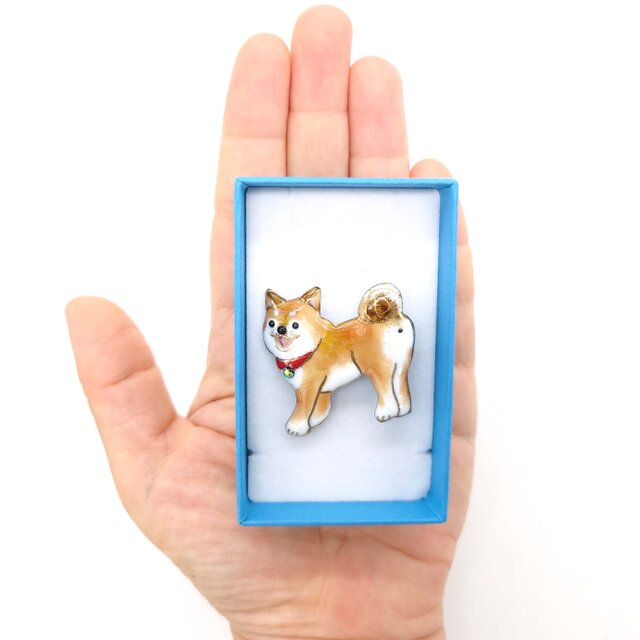 柴犬（2023A）の七宝焼ブローチ【受注制作】 | iichi 日々の暮らしを