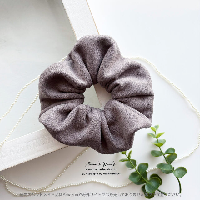 《滑らか スエード》おしゃれな グレイッシュ シンプル ナチュラル グレー系 秋 冬 春 シュシュ ヘアゴム