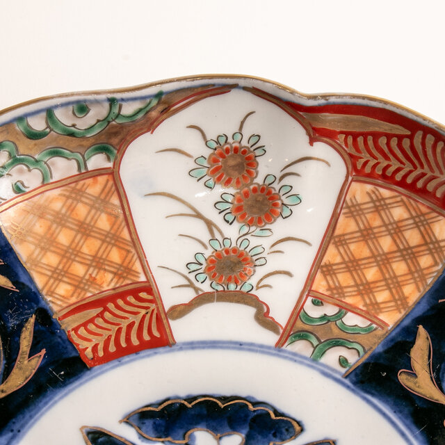 伊万里焼 大皿 染錦 花鳥紋様 伝統工芸古美術骨董コレクション 古伊万里 染錦菊花文八寸皿 明治時代 E2296 | iichi 日々の暮らしを
