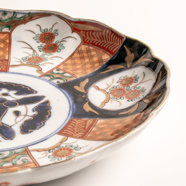 古伊万里 染錦菊花文八寸皿 明治時代 E2296 | iichi 日々の暮らしを