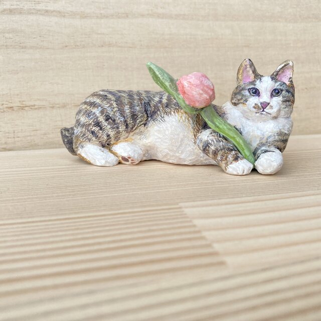 花守りの猫（木彫りの猫の置物） | iichi 日々の暮らしを心地よくする
