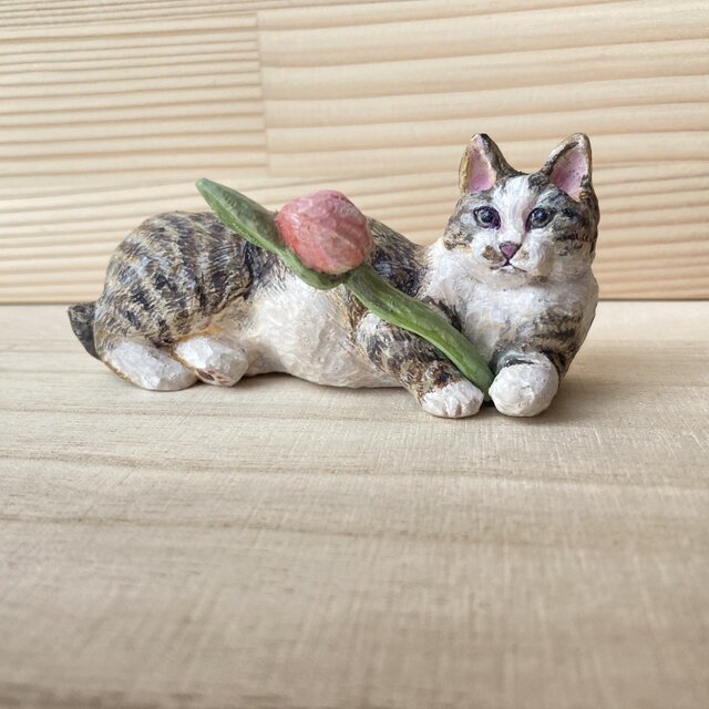 花守りの猫（木彫りの猫の置物） | iichi 日々の暮らしを心地よくする
