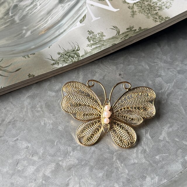 SCA61-【 AVON 】エイボン・ヴィンテージブローチ 1997 Filigree Butterfly Pin