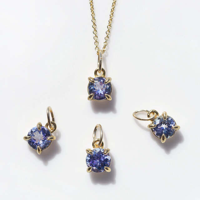 極上タンザナイトのラウンドカット爪留めネックレス　～貴婦人の青